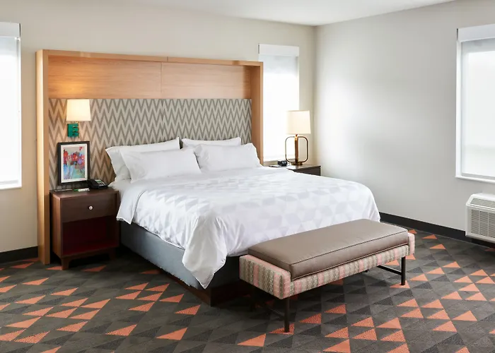 Holiday Inn & Suites Philadelphia W - Drexel Hill By Ihg