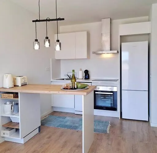 Charming Flat Close To The Beach