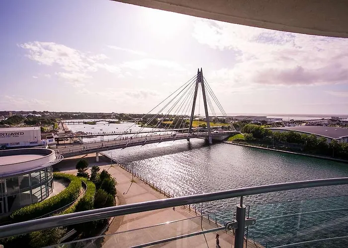 Waterfront Southport Hotel