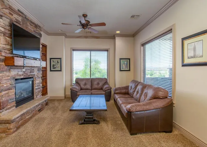 D13-Amazing Red Cliff View-Third Floor 3-Bedroom Sunset View