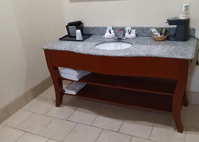 Hiway Inn Express
