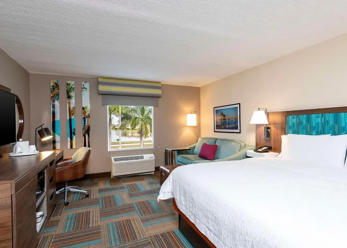 Hampton Inn & Suites Fort Myers-Colonial Boulevard