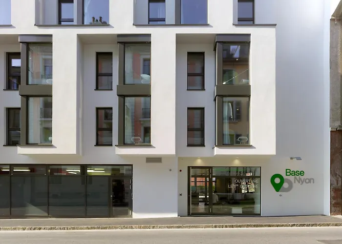 Base Nyon Hotel
