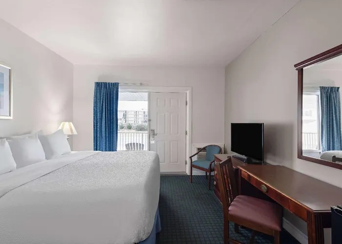 Days Inn By Wyndham Kill Devil Hills Oceanfront - Wilbur