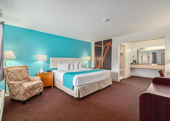 Howard Johnson By Wyndham Traverse City