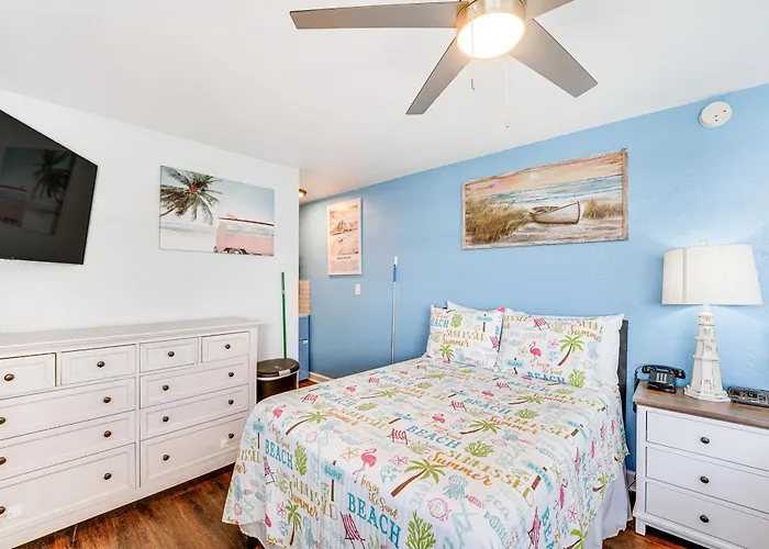 Beachfront Studio W/ Community Indoor Pool!