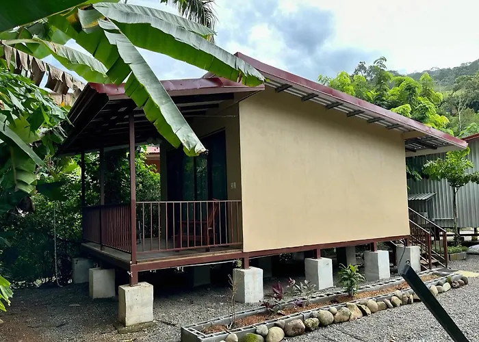 Bamboo River House And Hotel