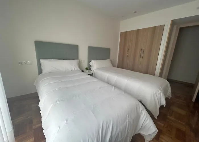 Llanes Suite VUT-6201-AS