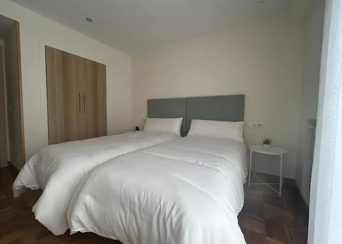 Llanes Suite VUT-6201-AS