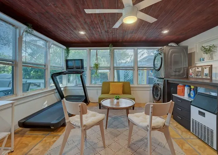 Enchanting 2Br 1Ba Casita 2 Blocks To Beach