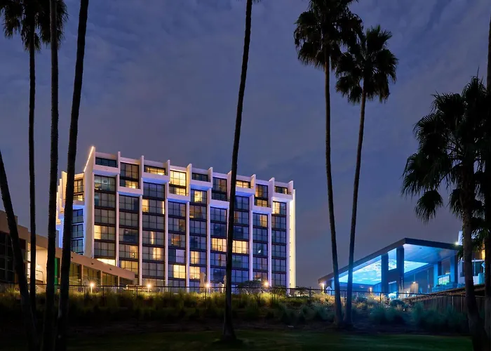 Vea Newport Beach, A Marriott Resort & Spa