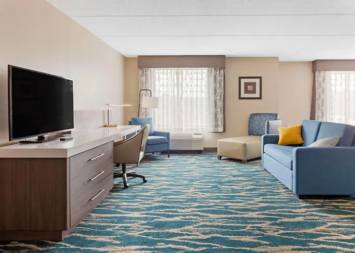Comfort Inn & Suites Greenville Near East Carolina University