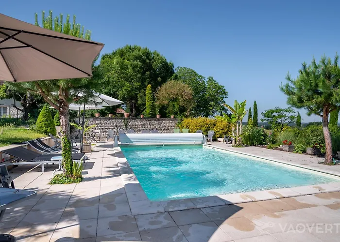 Le Pigeonnier Du Perron Hotel