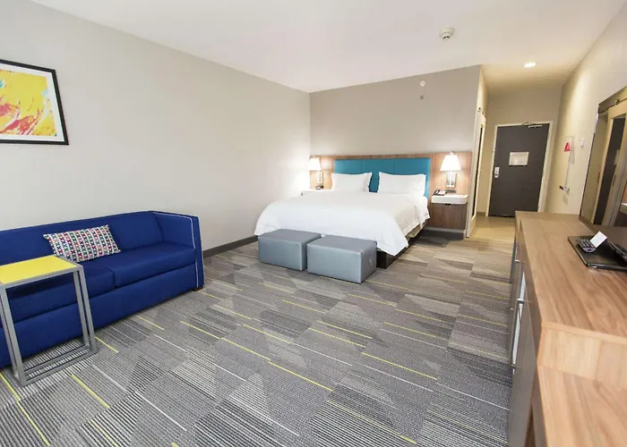 Hampton Inn Mustang