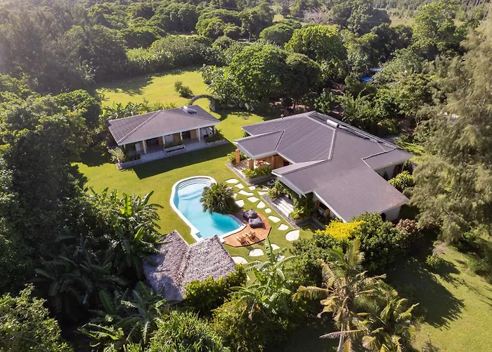 Nakatumble - Luxury Sustainable Villa With Farm