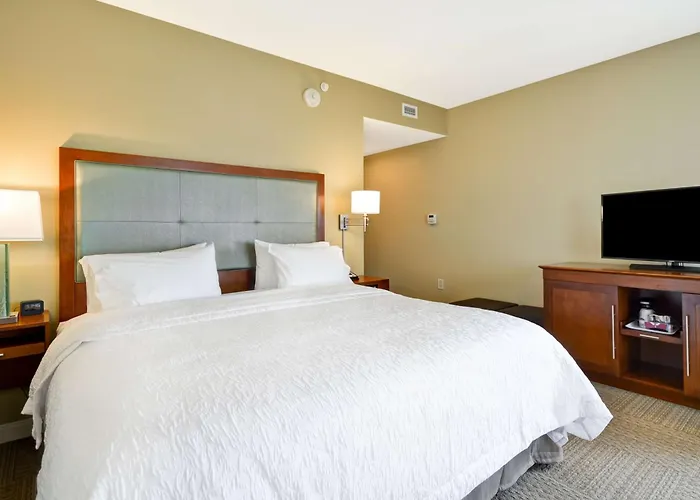 Hampton Inn & Suites Charleston Airport