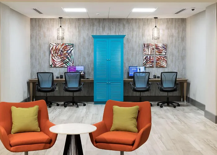Hampton Inn & Suites Cape Canaveral Cruise Port, Fl