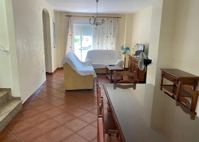 Casa CASTILLA, LA CASA ESTA EN LA ANTILLA 200METROS PLAYA