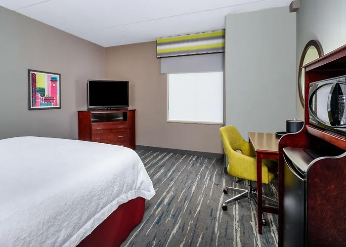 Hampton Inn & Suites Minneapolis St. Paul Airport - Mall Of America