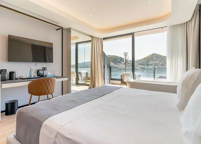 Alyacht Premium Hotel