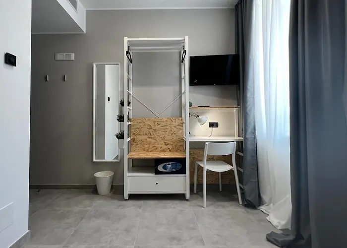 IRON Hotel