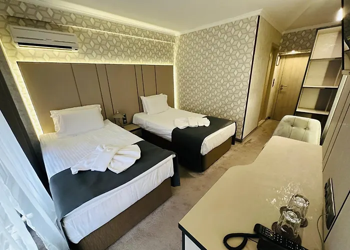 Hotel Cosmos