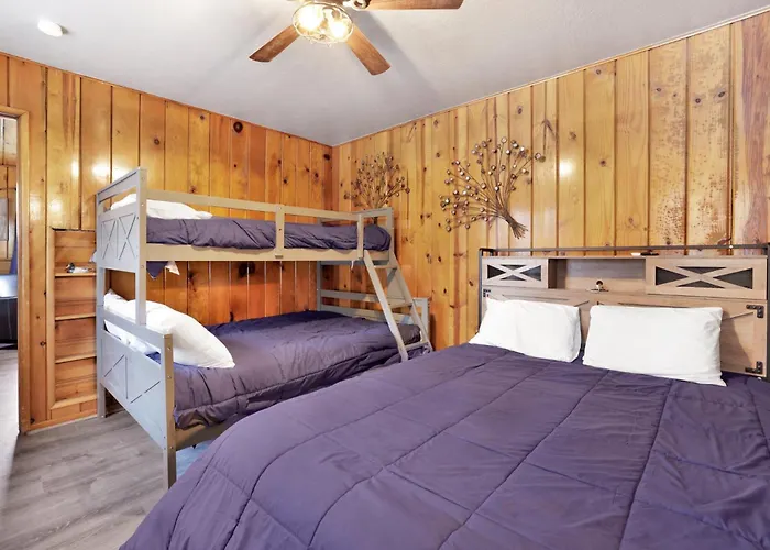 Lakeside Family Cabin By Big Bear Vacations