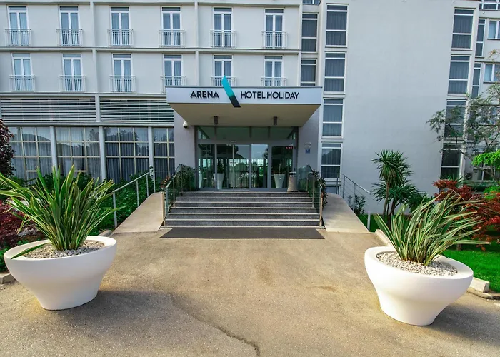 Arena Hotel Holiday