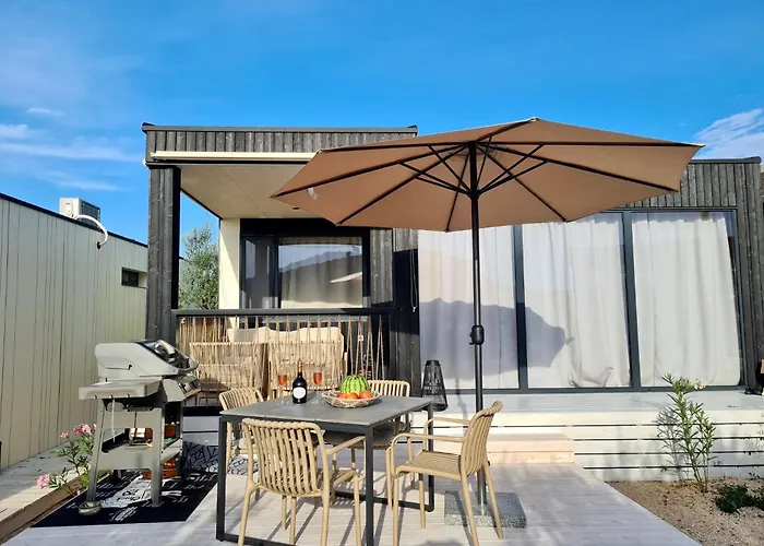 Jazine beach villas