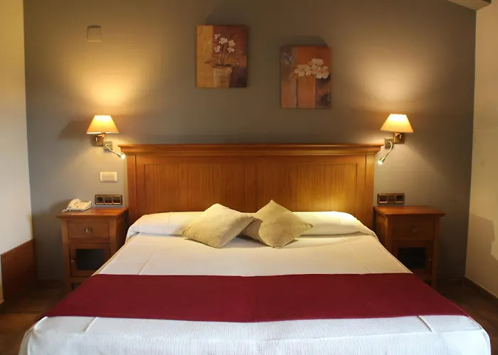Hotel & Spa Pena Montanesa