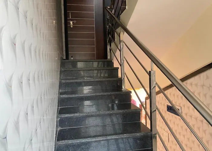 Hotel Sai Viraj Palace