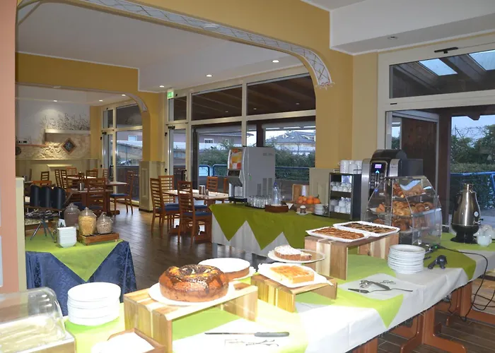 Hotel Azzurro LʼAquila