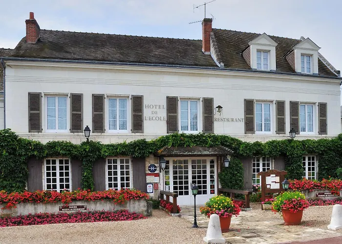 Logis Hôtel Auberge De L'ecole