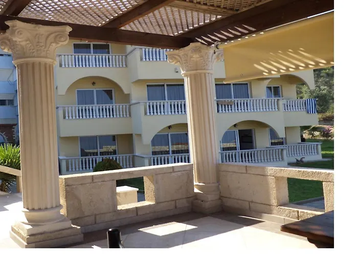 Castle Hotel