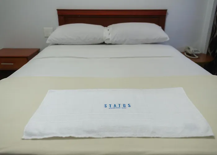 Status Hotel