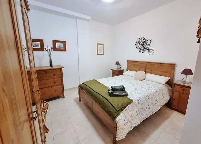 Apartamento rojo con vistas al mar