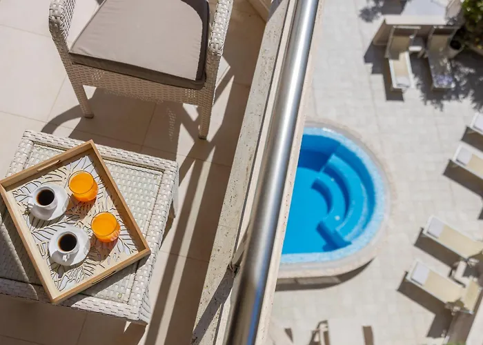 Apartments Del Mar