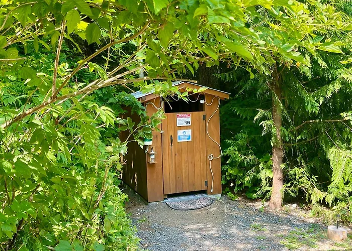 So Damn Lucky Glamping