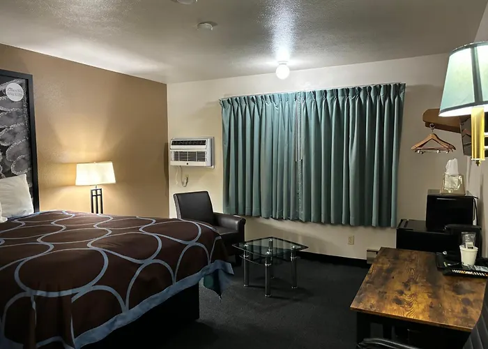 Amerivu Inn And Suites Shawano Wi