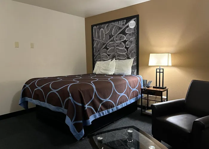 Amerivu Inn And Suites Shawano Wi