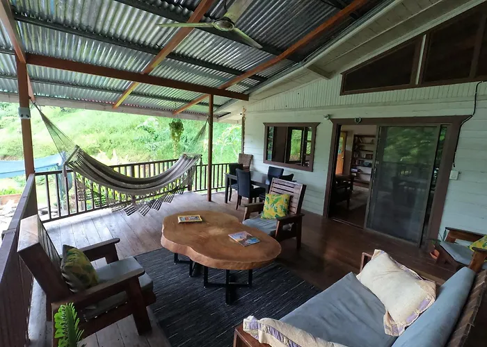 Bamboo River House And Hotel