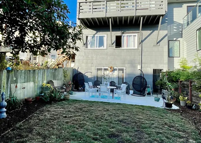 Luxury House Near China And Ocean Beach