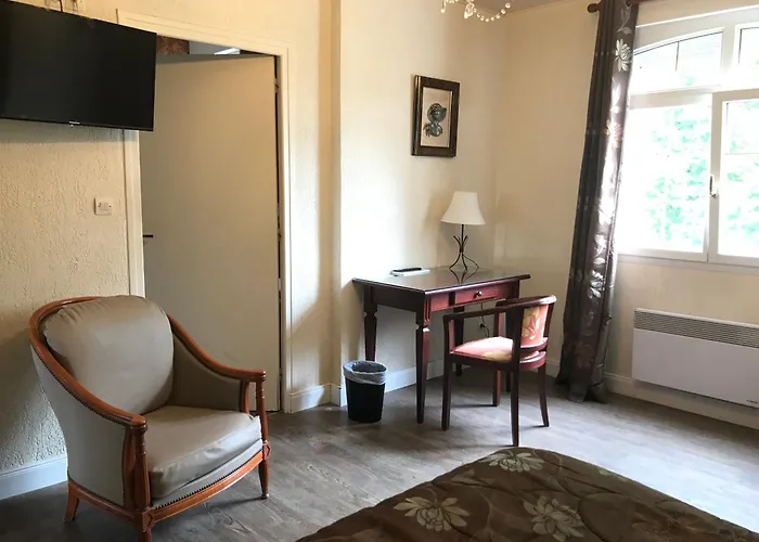 Logis Hotel & Restaurant - Le Chateau Des Tourelles 3 Etoiles
