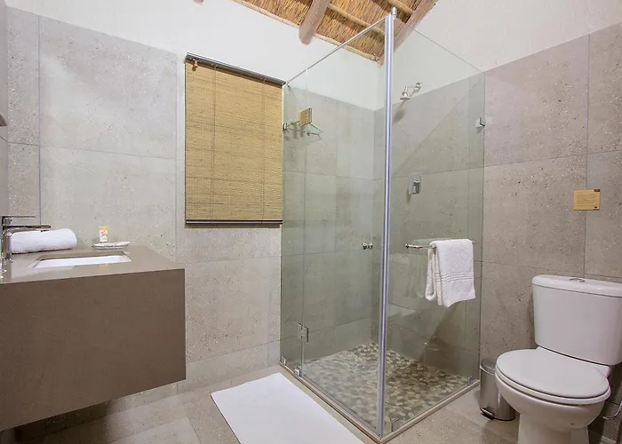 Mongena Private Game Lodge