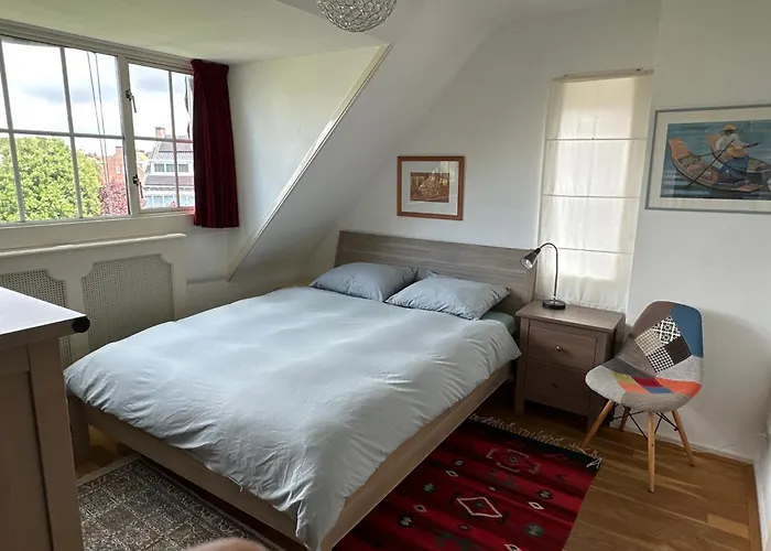 Luxury Rooms In Quiet Neighbourhood Near Beach