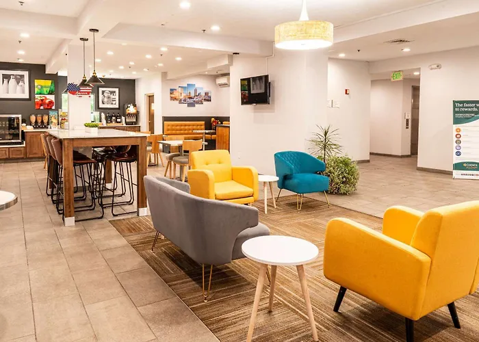 Quality Inn & Suites Oakwood Village - Cleveland South