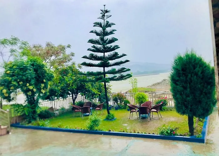 River Breeze Family Hotel