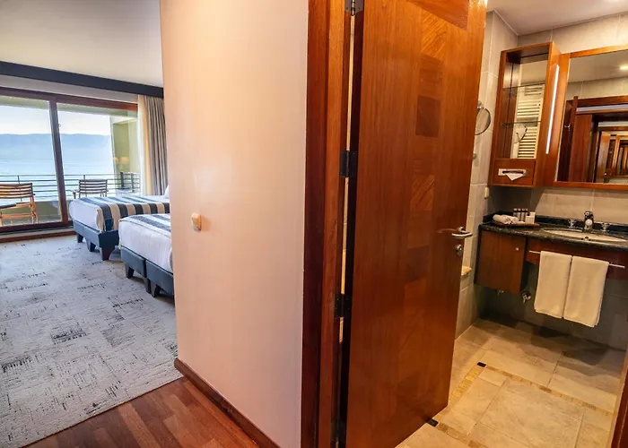 Park Lake Luxury Hotel