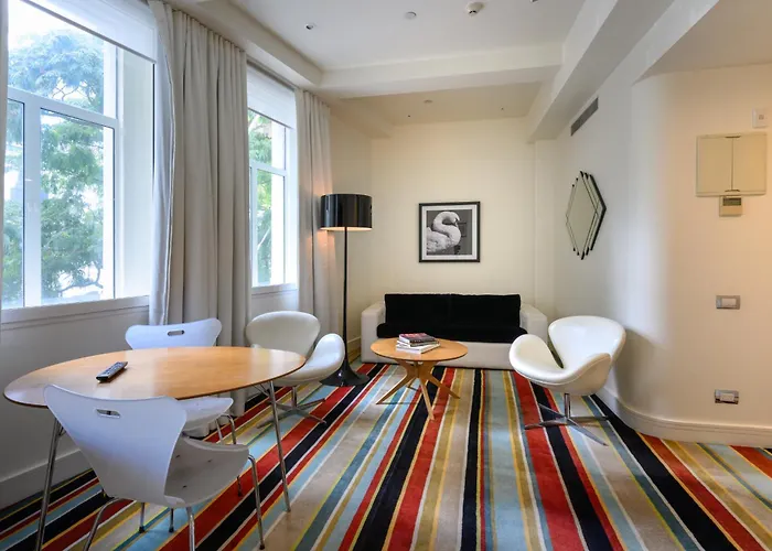 Hotel Debrett