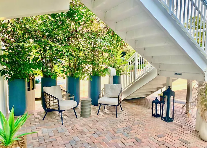 Southwinds Inn By The Gold Nests